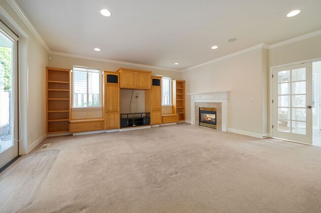 Building Photo - 10657 SW Adele Dr