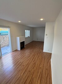 Building Photo - 237 Santa Monica Dr
