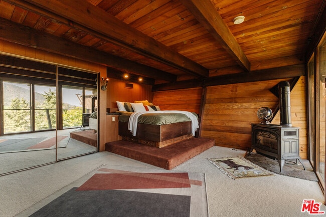 Building Photo - 6894 Pacific View Dr