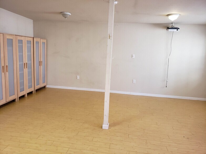 Building Photo - 1077 12th Street