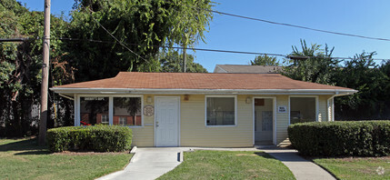 Building Photo - Magnolia Court