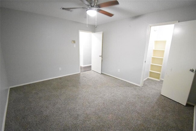 Building Photo - 4603 Meadowood Dr
