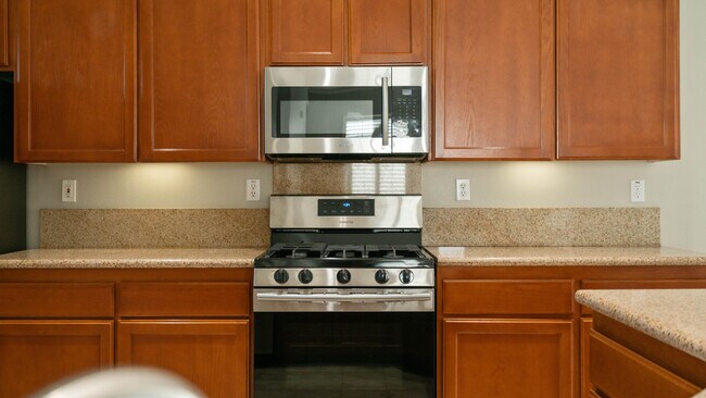 Building Photo - 49142 Barrymore St