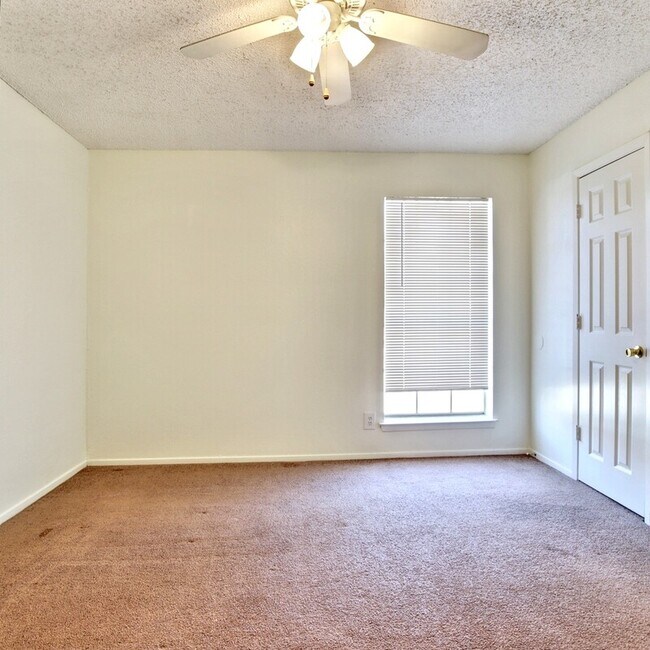 Building Photo - 3830 Coates Cir