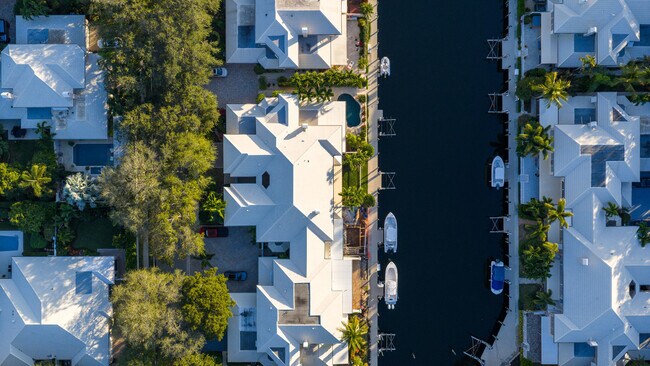 Building Photo - 14354 Cypress Island Cir