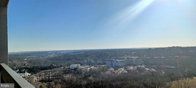 Building Photo - 3705 S George Mason Dr