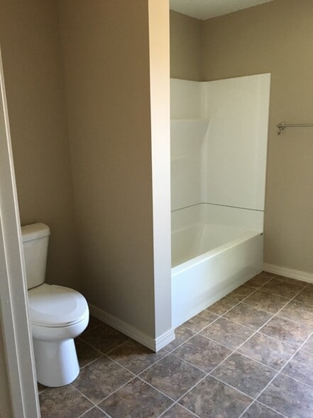 Building Photo - 1108 N 10th St