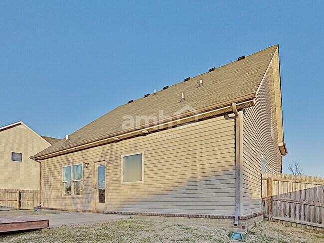 Building Photo - 4009 Fox Run N