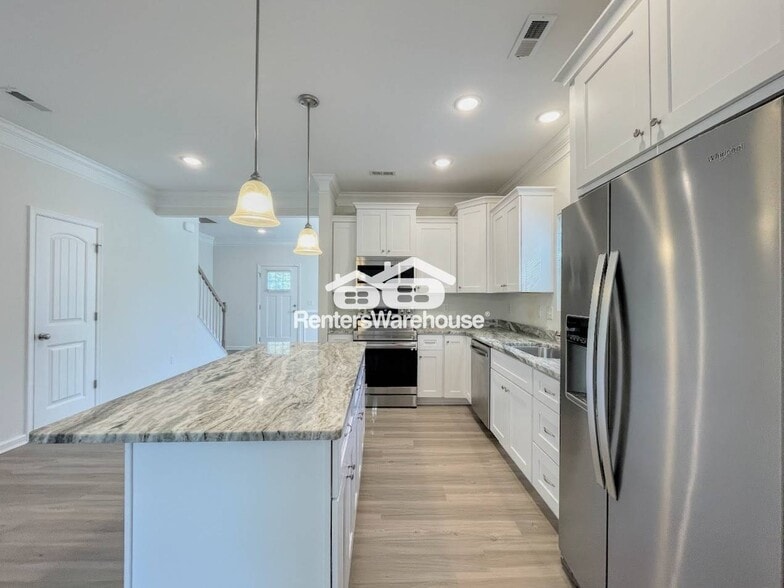 Building Photo - 553 McFarland Rd