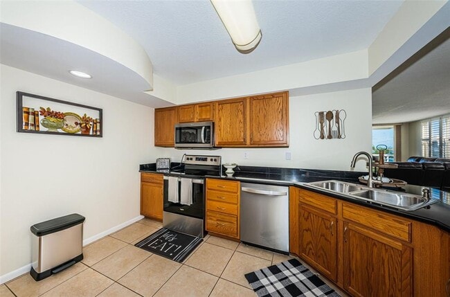 Building Photo - 6081 Bahia Del Mar Cir