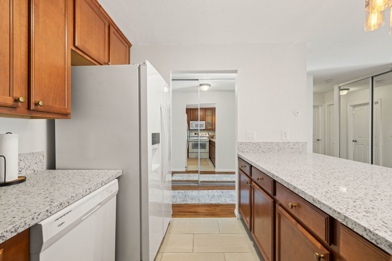 Building Photo - 3030 Suncrest Dr