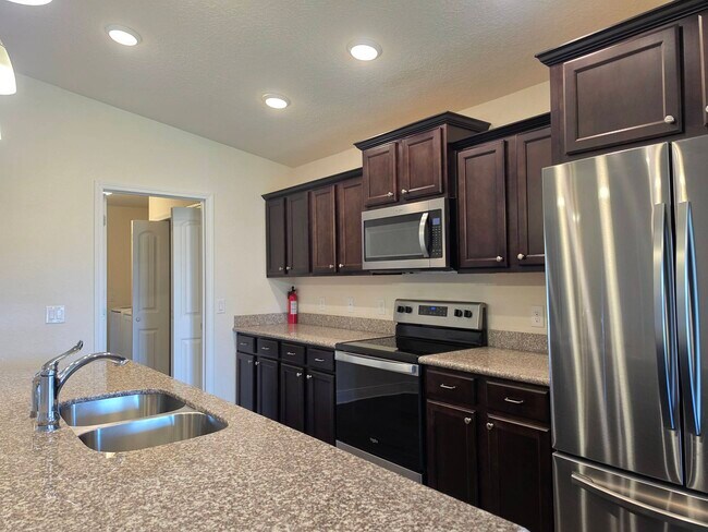 Building Photo - 6229 Redberry Dr