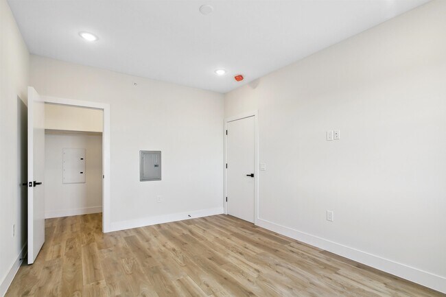 Building Photo - 582 66th St