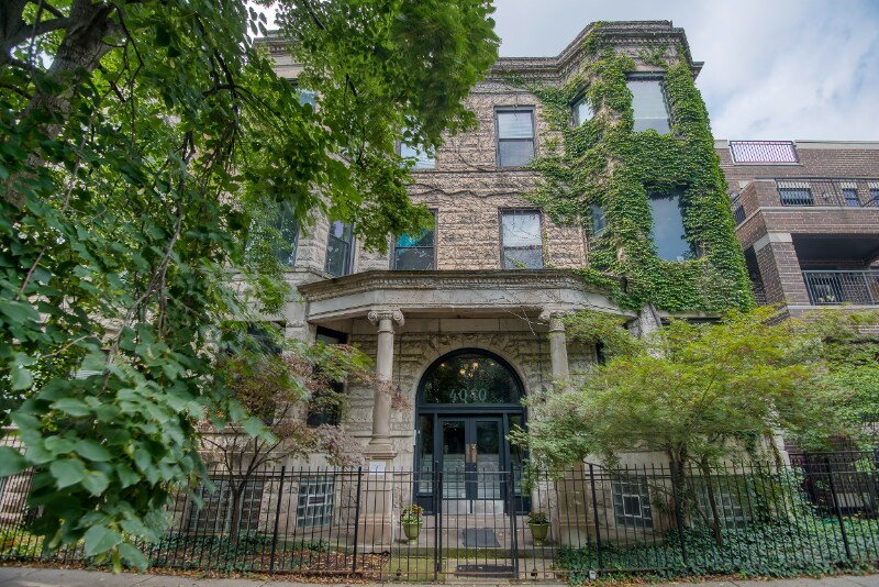 Building Photo - 4040 N Kenmore Ave