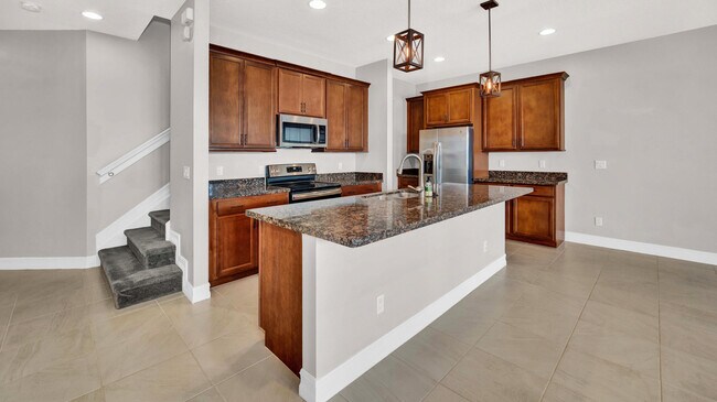 Building Photo - 94 Palm Ln