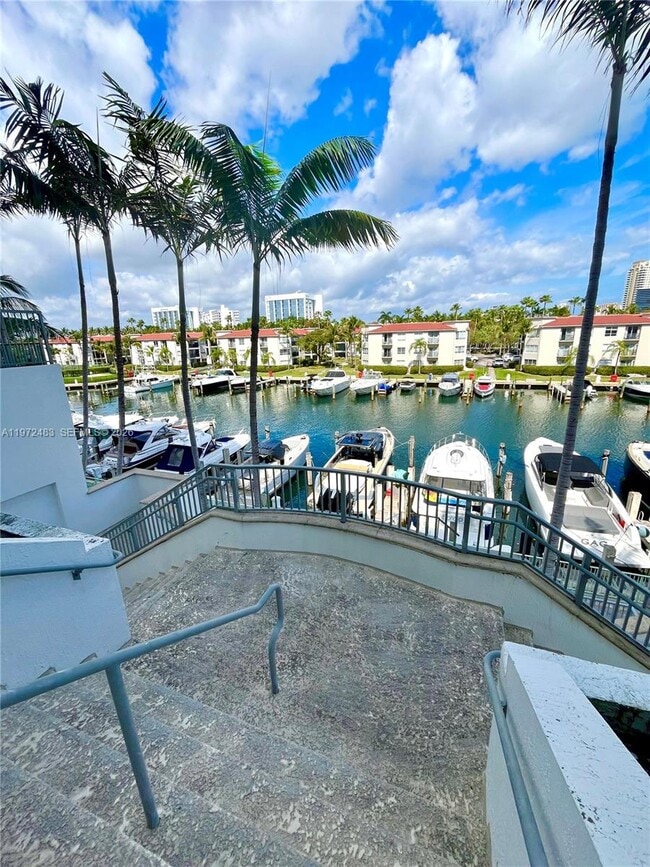 Building Photo - 3029 NE 188th St