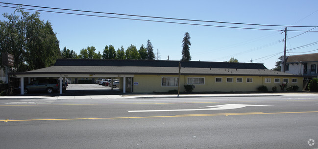 Primary Photo - The Redwood Apartments