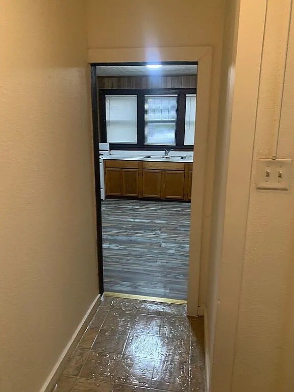 Building Photo - 2230 S 6th St