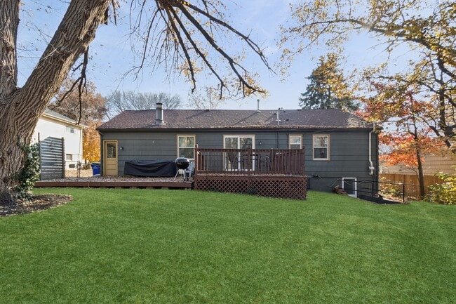 Building Photo - 10106 W 91st St