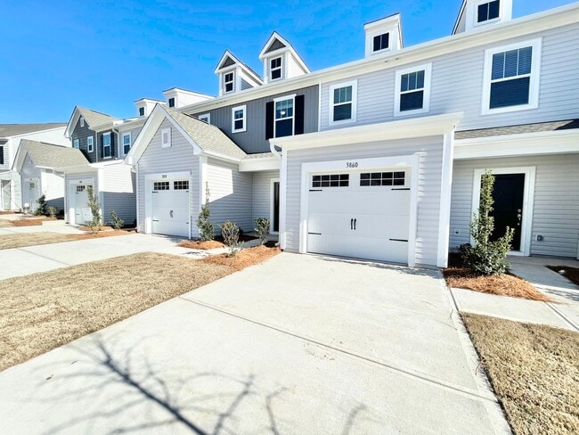Building Photo - Beautiful 3 Bedroom Townhome minutes from I-85 -