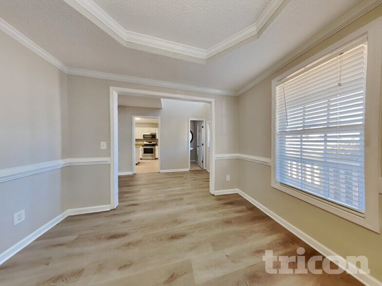 Building Photo - 226 Linden Rd