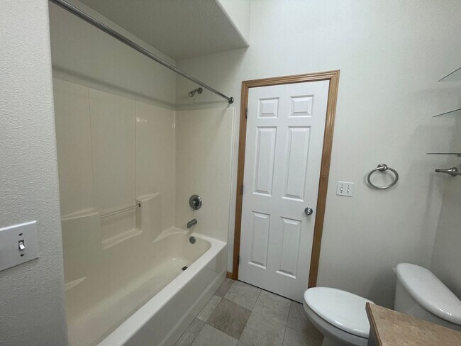 Building Photo - Beautiful West Fargo Twinhome