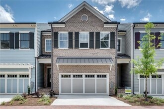 Building Photo - 435 Maplewood Dr