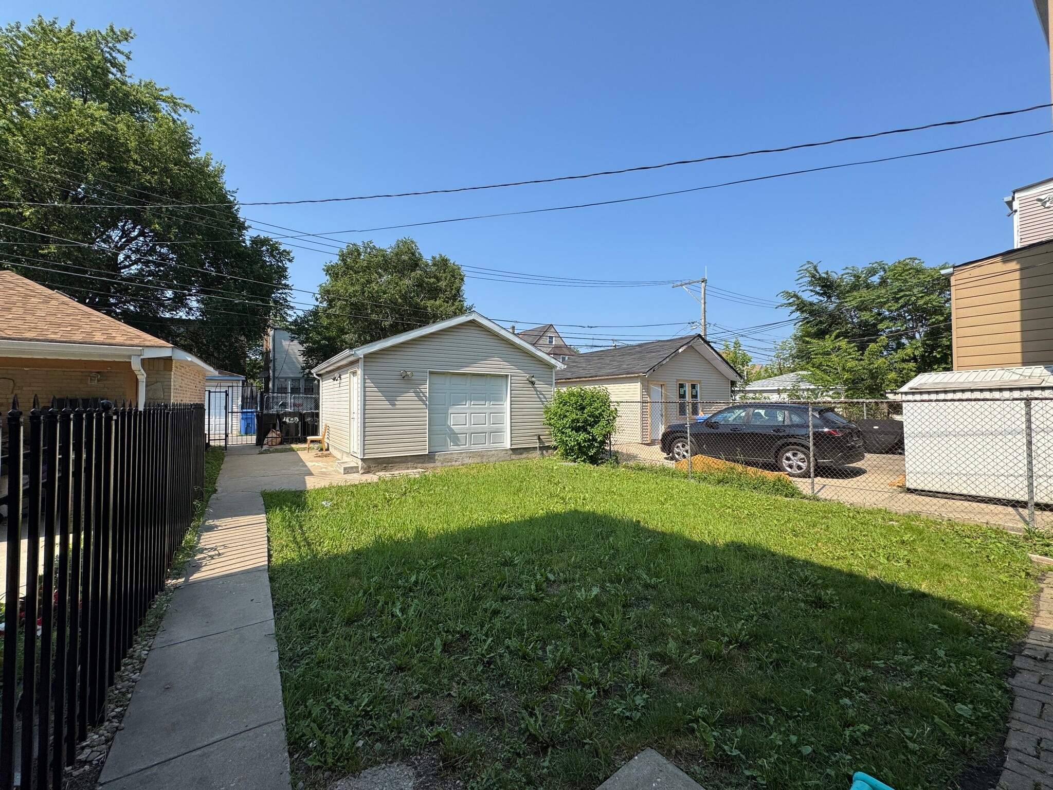 Building Photo - 4038 W Potomac Ave