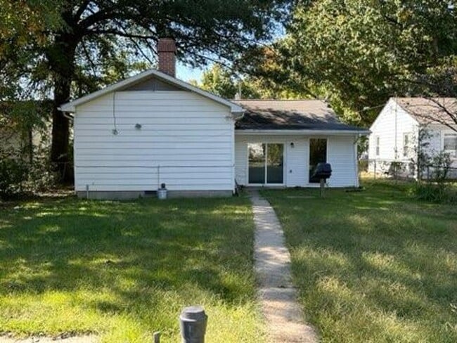 Building Photo - Very Nice 3 Bedroom In Paducah Available Immediately
