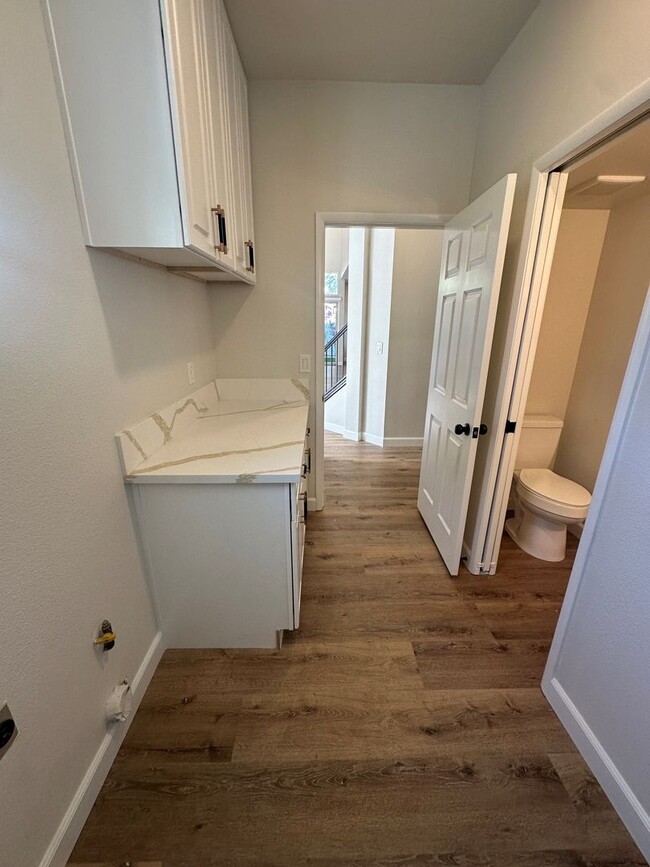 Building Photo - STUNNING DESERT SHORES MINUTES FROM THE LA...