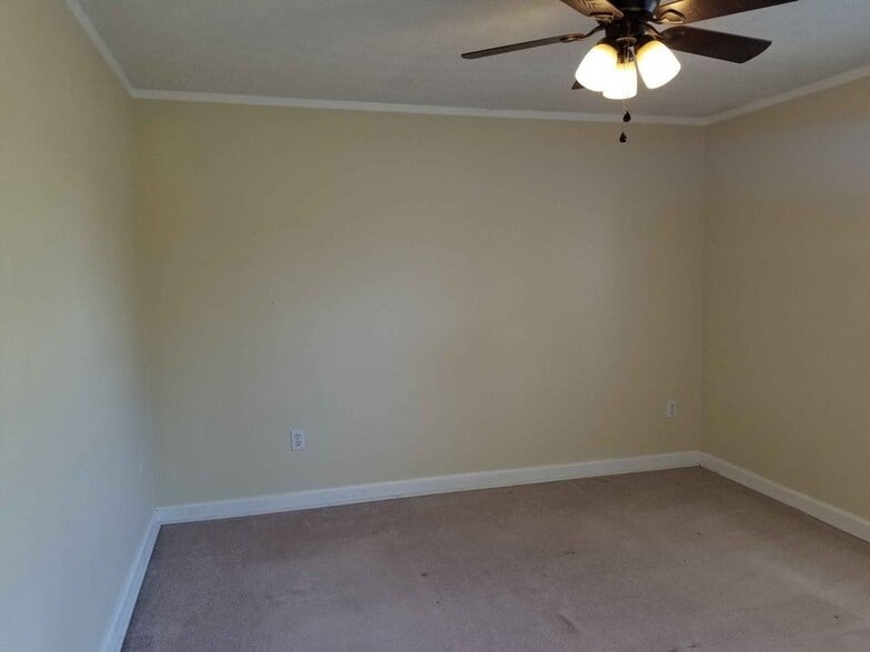 2nd bedroom - 225 Baugh Ln NE