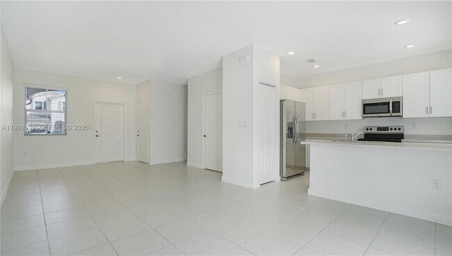 Building Photo - 2676 SE 12th Pl