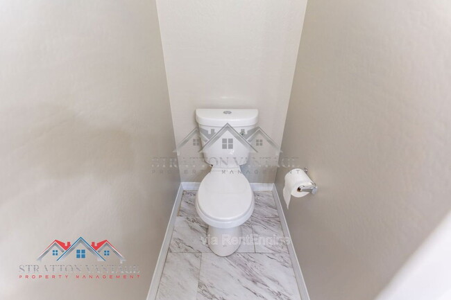 Building Photo - 6714 E Flynn Ave