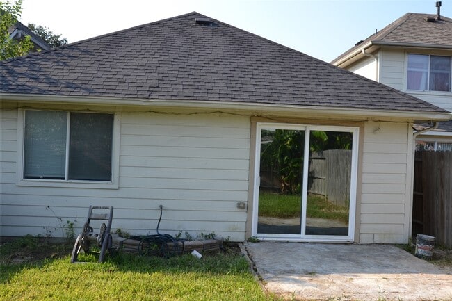 Building Photo - 19354 Caledonia Dr