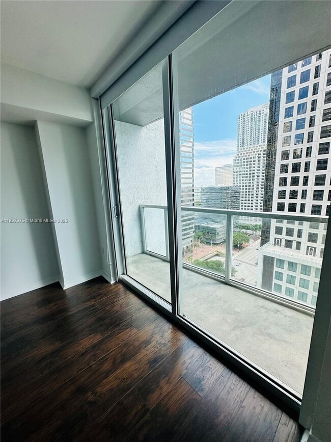 Building Photo - 500 Brickell Ave