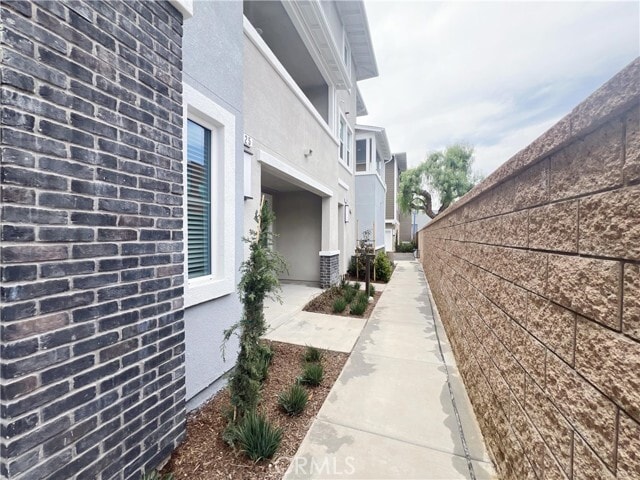 Building Photo - 223 Aurora Ln
