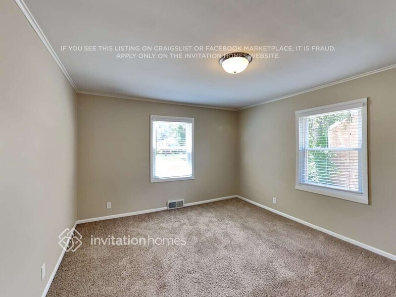 Building Photo - 410 Mors Ave