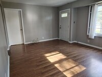 Building Photo - Single Family 4 Bed/2 Bath House for Rent!!