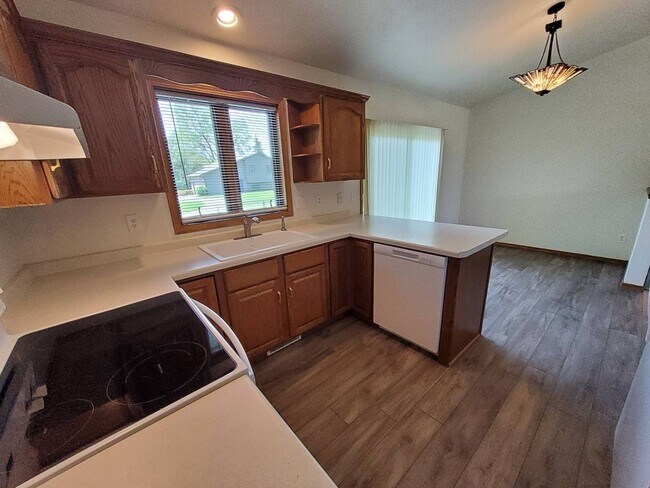 Building Photo - 2801 Ruschfield Dr