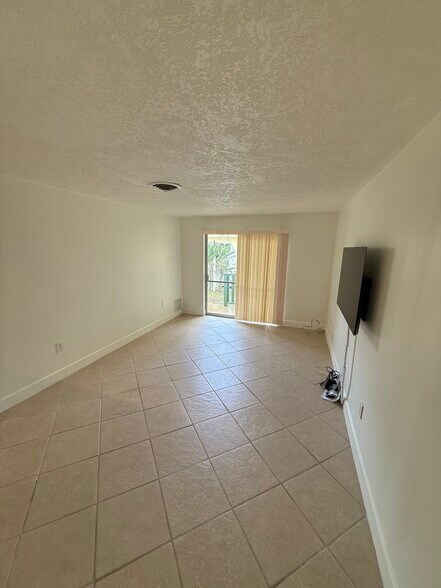 Living Room - 350 Taylor Ave