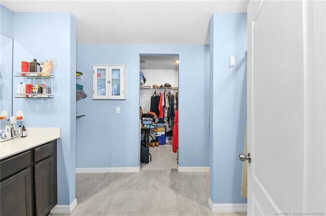 Building Photo - 5501 Jamboree Dr