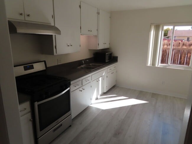 Building Photo - Renovated Two Bedrom Apartment in La Mesa