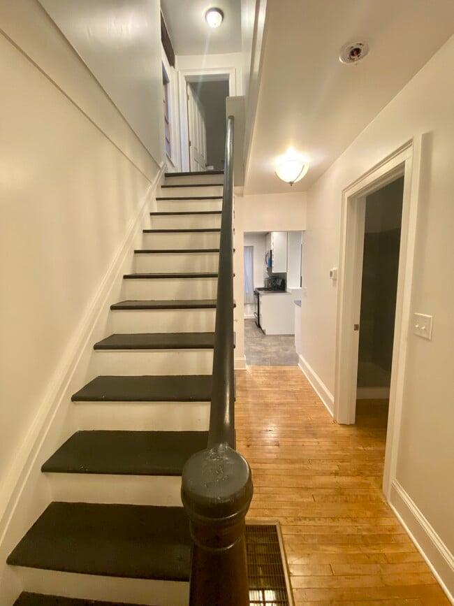 Building Photo - 4002 Chatham St