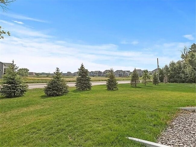 Building Photo - 5898 Urbandale Ct N