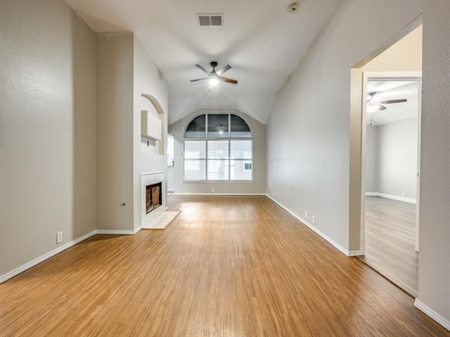 Building Photo - 734 Winding Oak Bend