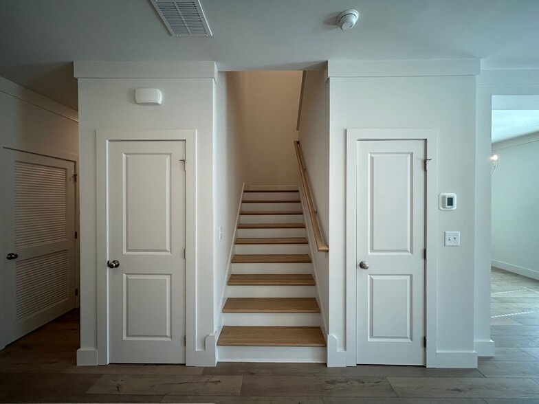 Building Photo - Brand New Townhome off Wire Rd, Close to Vet School and City Soccer Complex