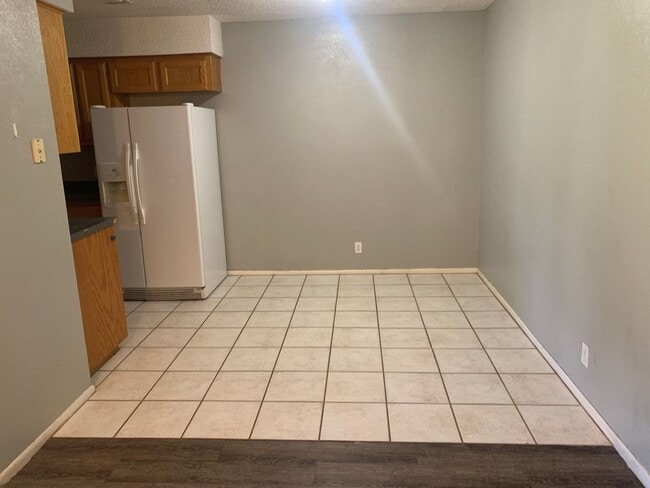 Building Photo - 415 Live Oak St