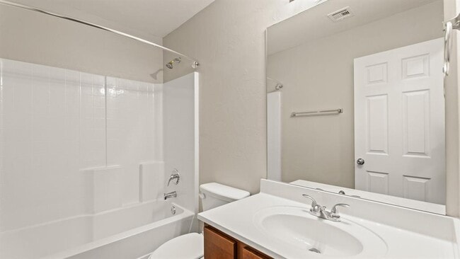 Building Photo - 621 Christian Ln