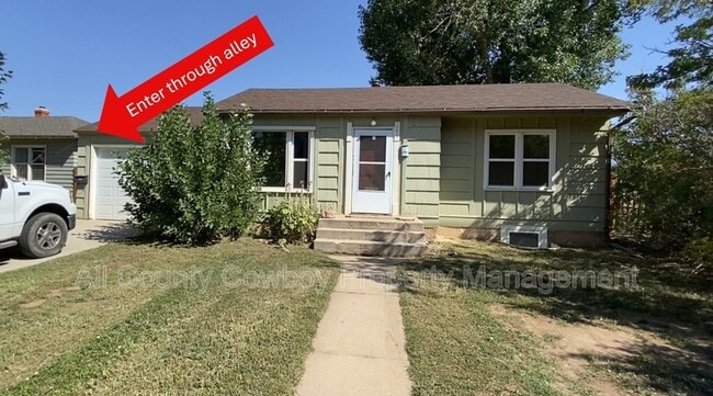 Building Photo - 1217 1/2 Bradley St