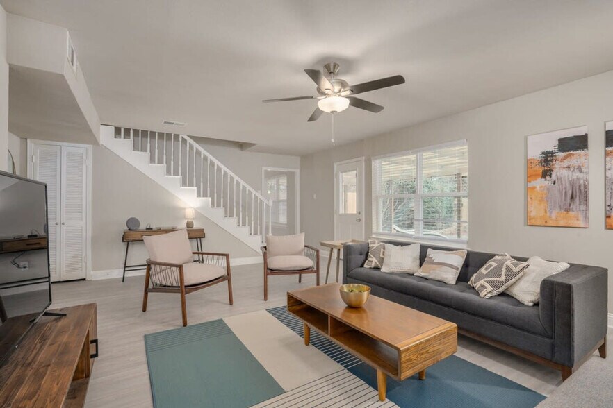 Primary Photo - 11210 Cotillion Dr